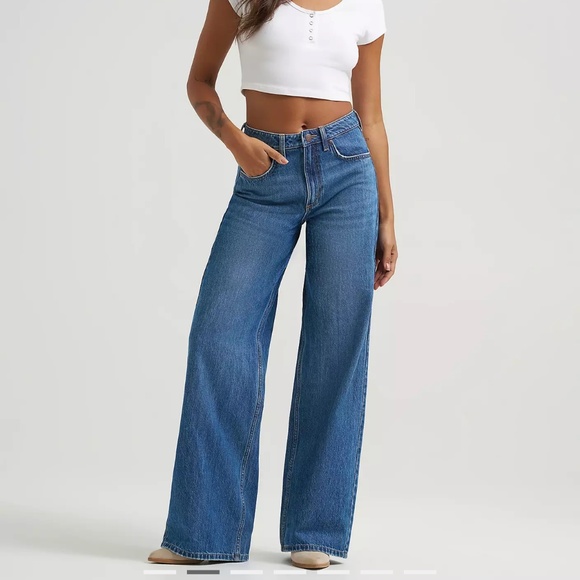 Wrangler Denim - NWT Wrangler Retro Bailey High Rise Wide Leg Blue Denim Jeans Size 28x32